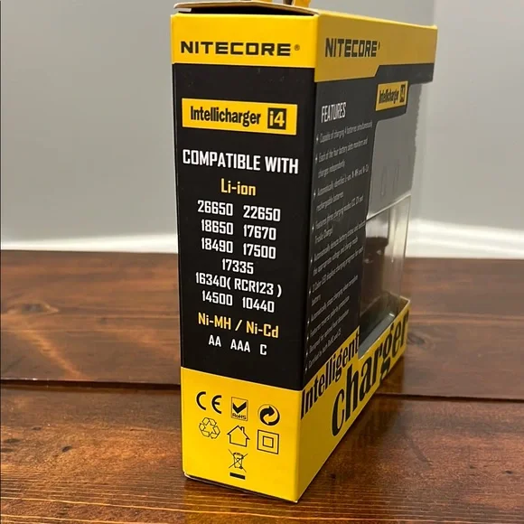 Battery Charger - Intellicharger i4 - Black - Picture 3 of 3